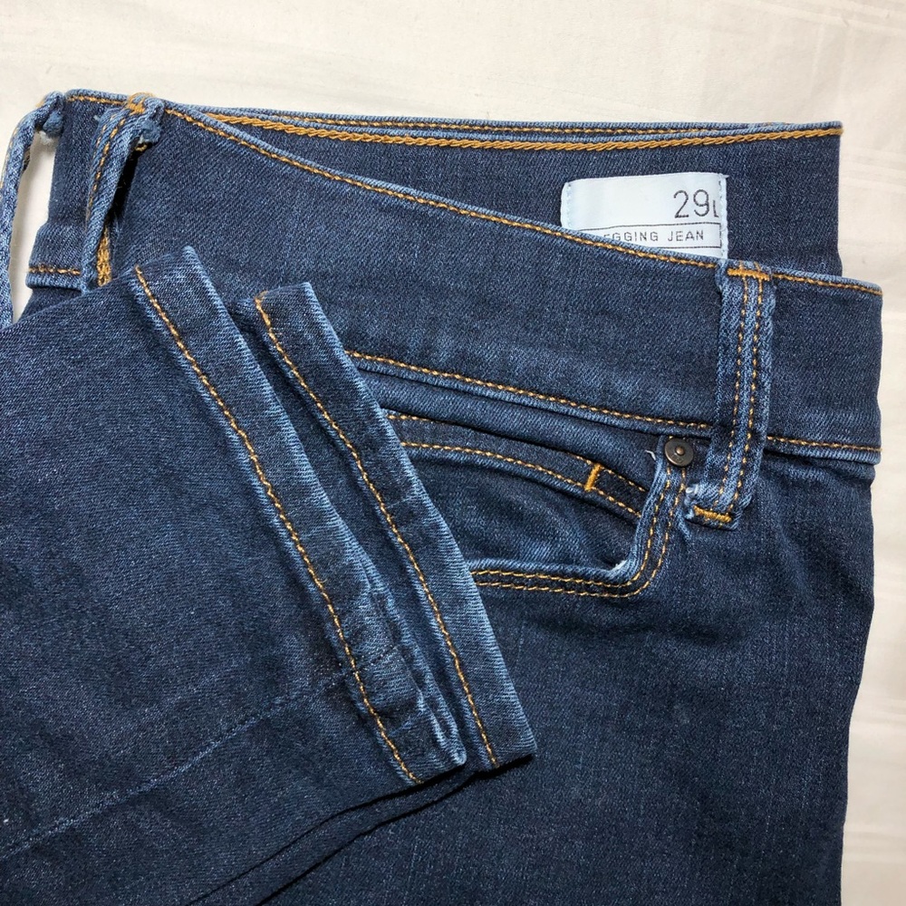 GAP dark wash jeans!!